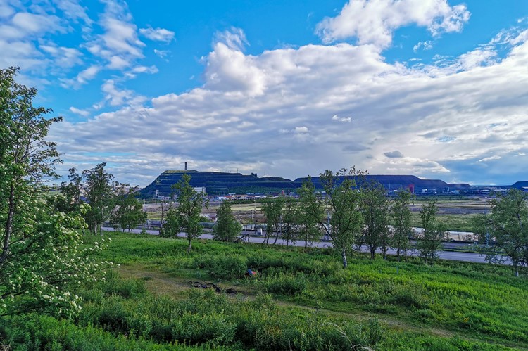 Uitzicht op de ijzerertsmijn van Kiruna, Zweden